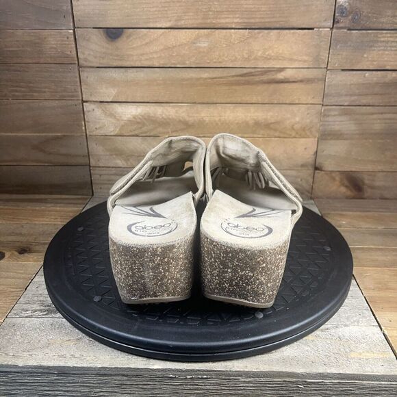 Abeo Womens Size 9 Uplift Platform Wedge Sandals Beige Open Toe Tasseled Comfort - Picture 4 of 10